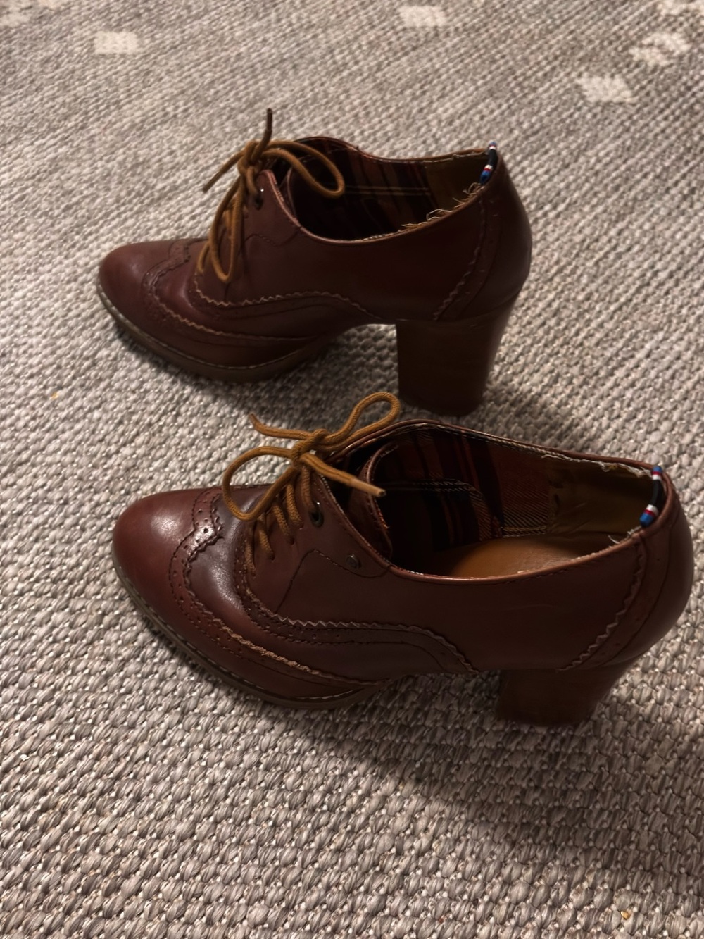 Women’s Brown Leather Lace-Up Block Heel Oxfords